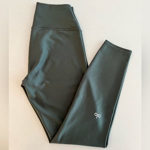 Alo Yoga 7/8 High-Waist Airlift Legging, Dark Cactus, M